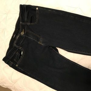Dark Skinny Jeans / Jeggings